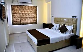 Fabhotel Eminent Suites